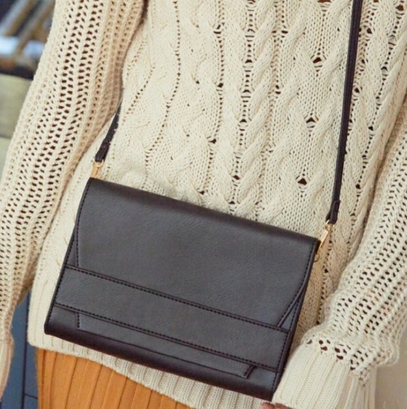 Summer & Rose Celine CrossBody Purse - Picture 2 of 3